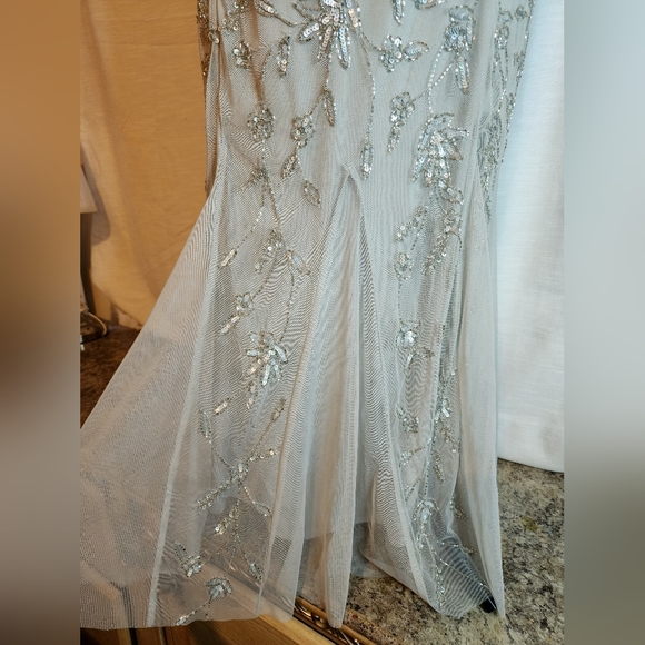 Gown - Picture 5 of 7